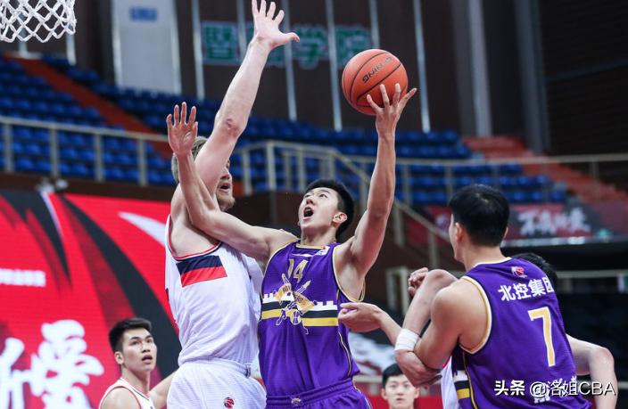 CBA三消息:广州双外阵容敲定,*疆新**小将受伤,丁彦雨航承认归队