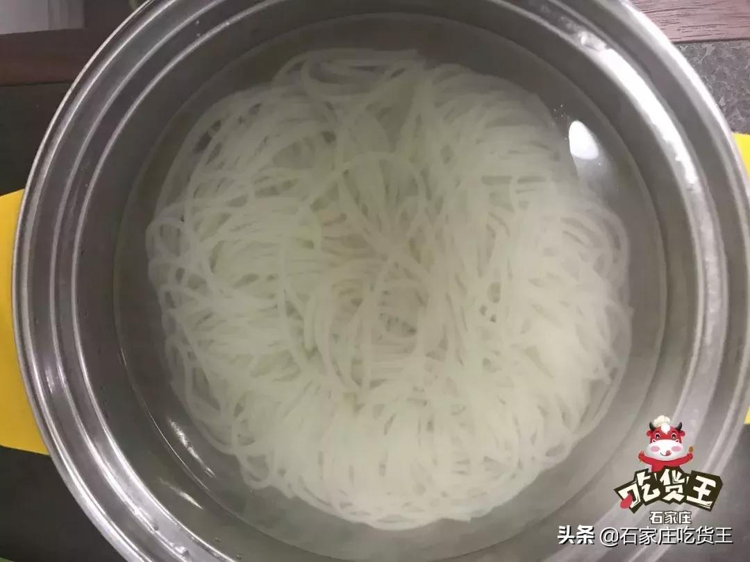 煮螺蛳粉邻居报警,螺蛳粉臭气熏天