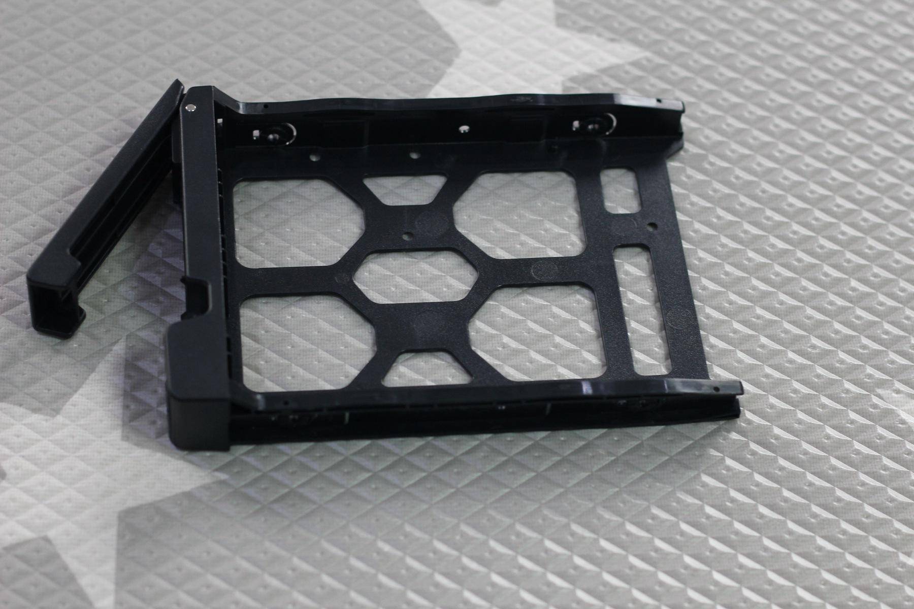 威联通551可以随时加硬盘吗,威联通ts-551nas详细教程