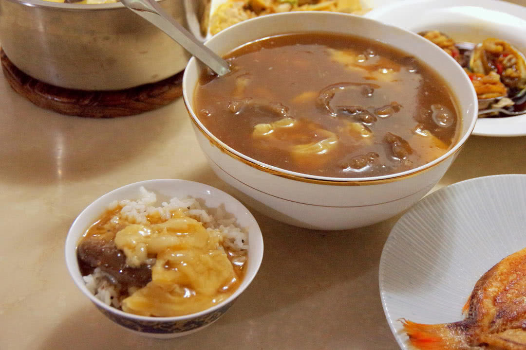 蚝油花菇焖花胶,正宗鲜炖花胶做法