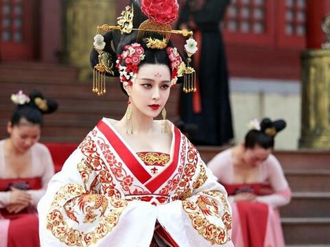 电视剧中或成功或失败的皇后们，背后是怎样的现代文化心理？