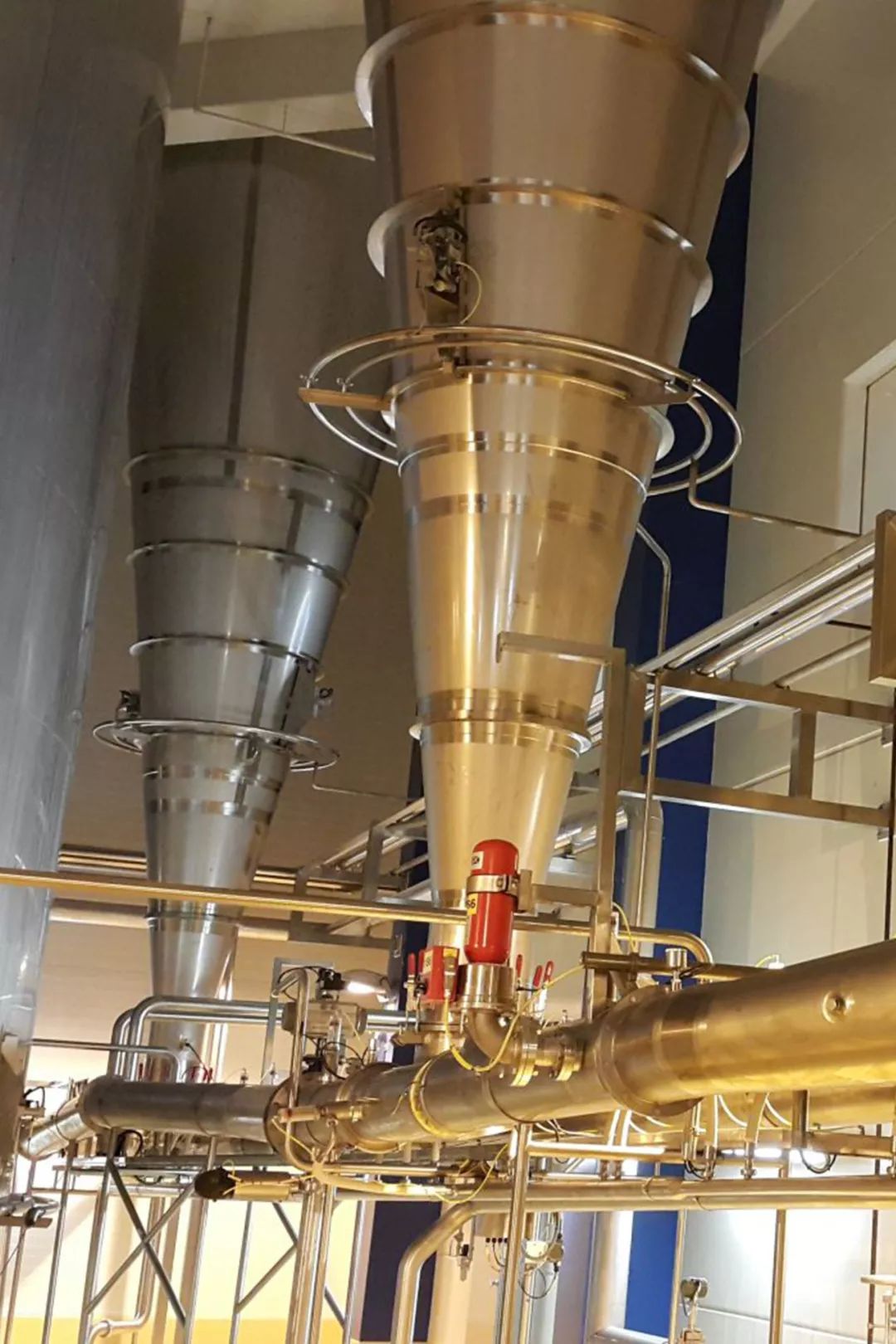 伊利新西兰牛奶,伊利未来牛奶谷基地