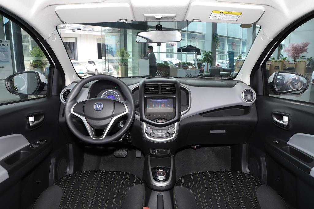 装底盘装甲的好处和坏处,车子有必要喷底盘装甲吗