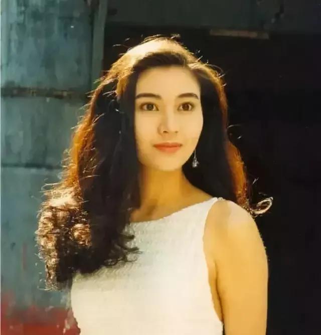 李嘉欣当年到底有多美,李嘉欣年轻时到底有多美