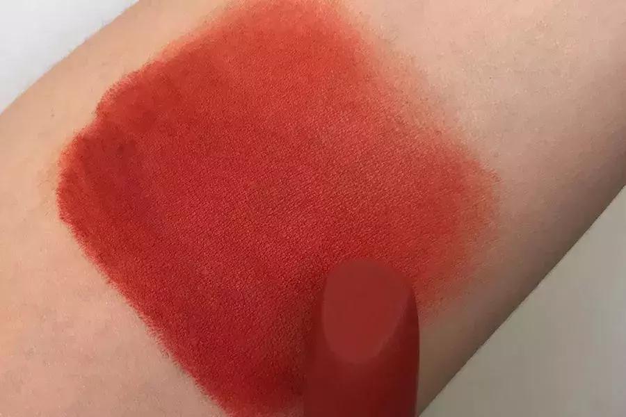 盘点那些热卖的经典彩妆,这些平价的日系彩妆千万别买