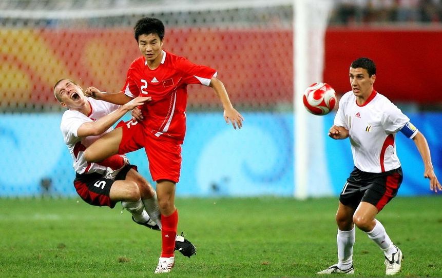 K联赛上演野蛮飞踹国足却躺枪被评“功夫足球”