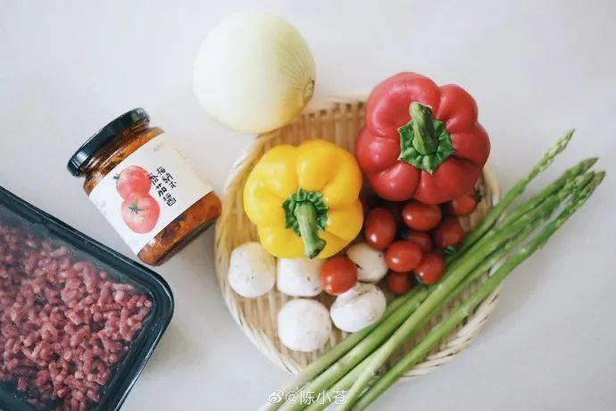 女明星生活费2万,上亿身家女明星日常