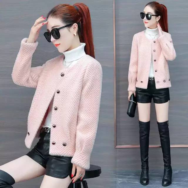 女人过了40岁就别穿得太老气了,40岁女人水貂绒搭配