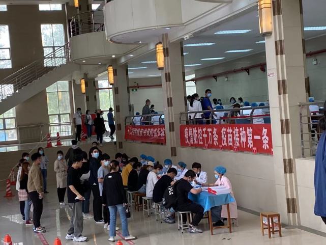 郑州新冠疫苗周六周日可以打吗,郑州新冠疫苗两针间隔多久