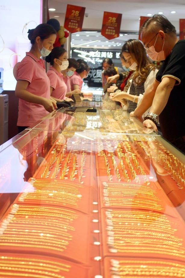 黄金戒指戴一个月就变白了，难道买了假黄金？（附8月5日金价）