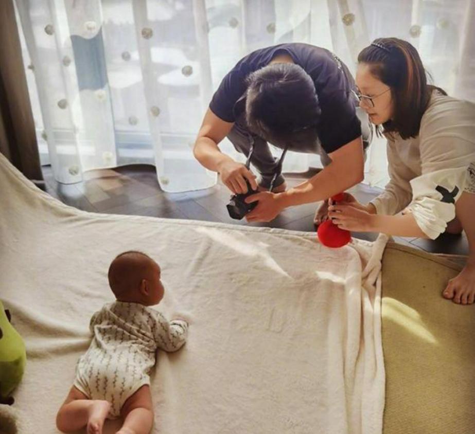 婴儿出生就拍艺术照,拍艺术照出意外一岁宝宝