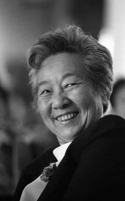 田壮壮母亲去世！生前抗癌42年，受疫情影响，后事从简