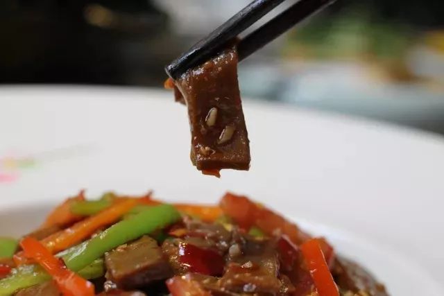 既然年终聚餐躲不掉，那就盘它啊！