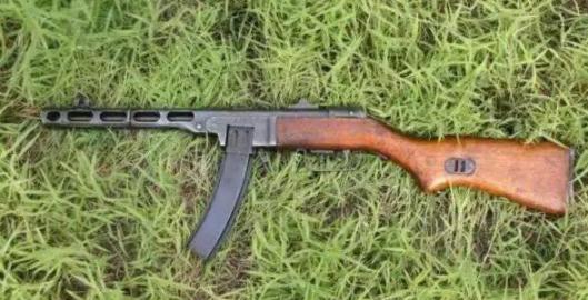 钓鱼钓出“二战神器”，苏军600万支打败德军，卫国战争胜利靠它