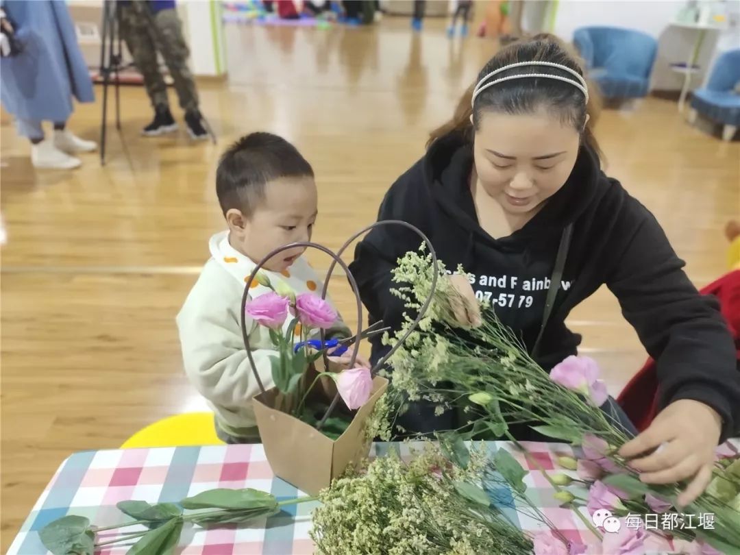 都江堰市幸福镇银杏街道,社区儿童之家都江堰