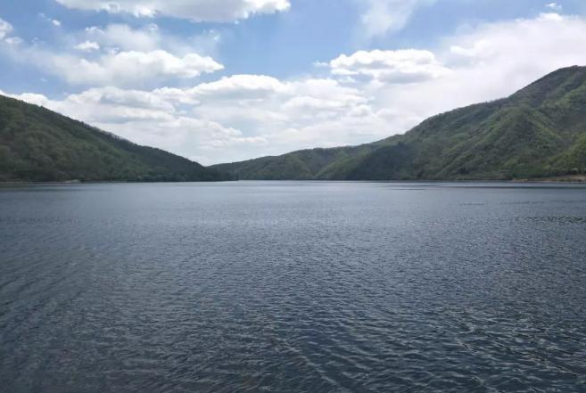 丹东千岛湖与青山湖对比,丹东青山湖