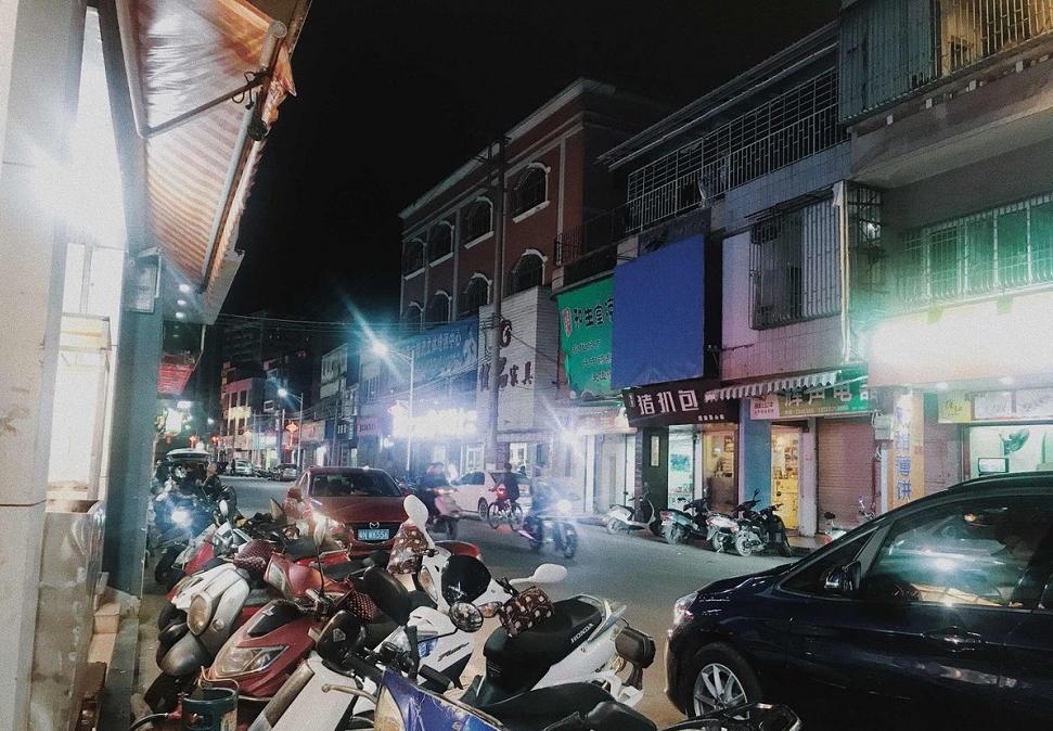 十三行档口附近的服装工厂,广州十三行服装批发新手怎么拿货