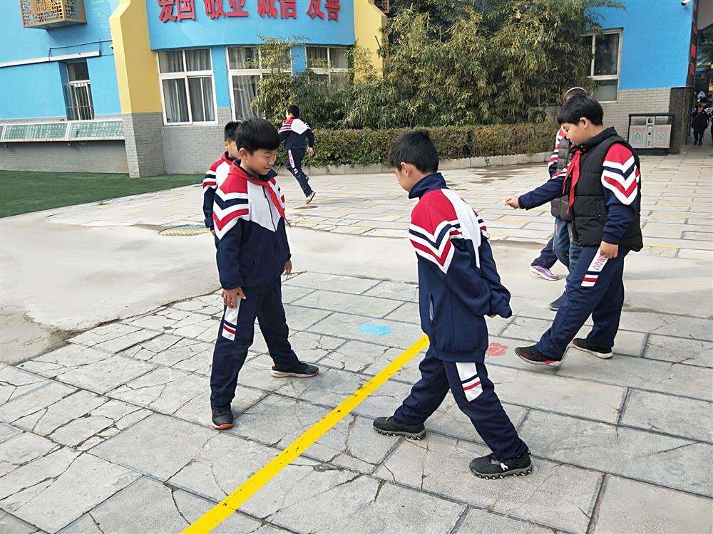 学平险意外医疗10000元保额,索赔26400元,保险公司怎么赔?