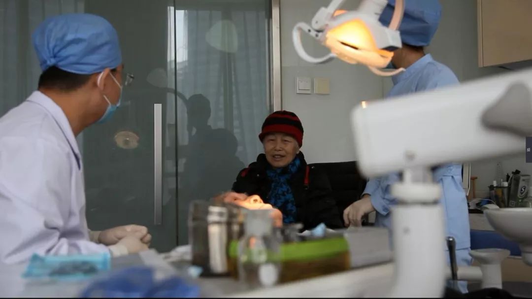 高龄老人适合种植牙吗,老人是否适合种牙