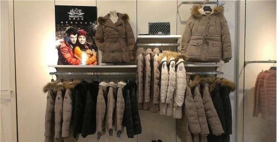 同样品质的羽绒服，专柜卖3000多，为什么网购几百元就能拿到手？