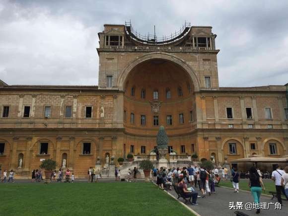 梵蒂冈教皇艾米,梵蒂冈教皇