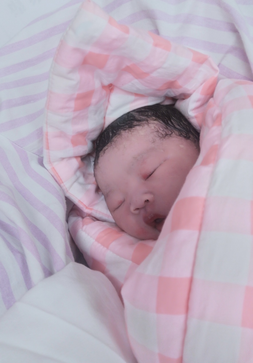 顺产9斤是什么感觉,顺产什么感觉剖腹产什么感觉