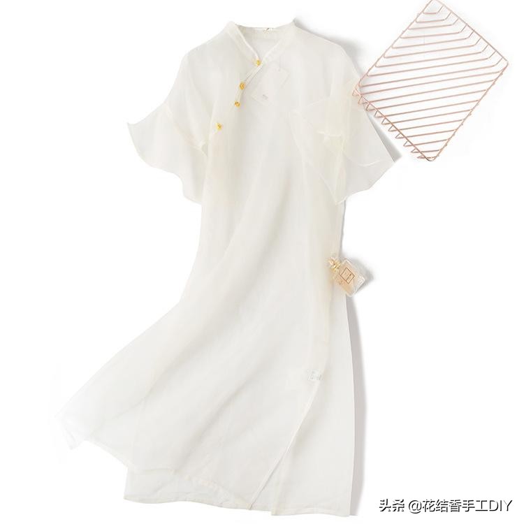 生活小妙招真丝衣服发白恢复,白色真丝连衣裙发黄了怎么办