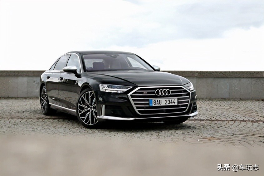 奥迪s82021款60tfsi尊贵版,2022款全新奥迪s83.0t