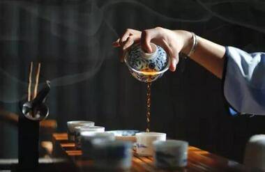 品牌普洱茶哪一款口粮茶性价比高,普洱茶大厂茶是哪些