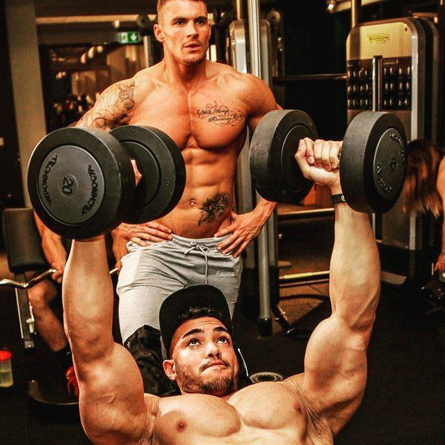 健身时，重量越大增肌效果越好，但请不要误解大重量的含义