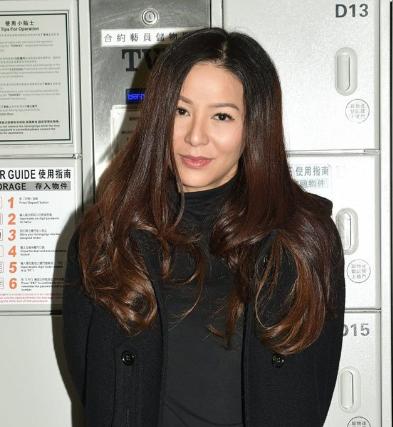 日本女明星坠落身亡,日本女星摔倒身亡