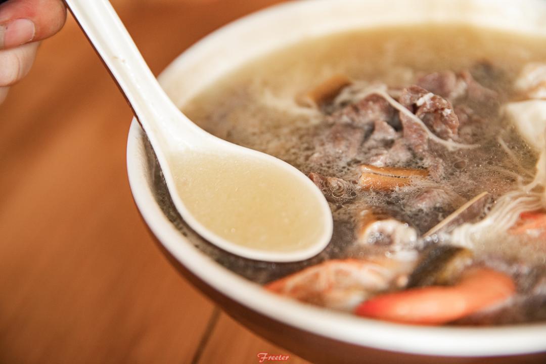 西门老街19元一碗的牛肉海鲜面，虽贵但好吃到勾魂