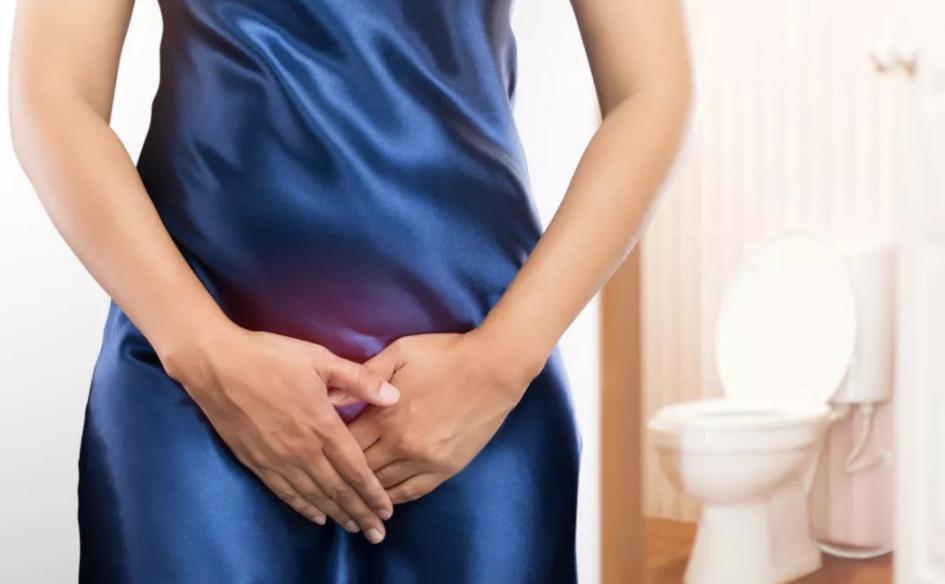 为什么有些女人生完孩子会“漏尿”，有的却不会，医生：有点尴尬