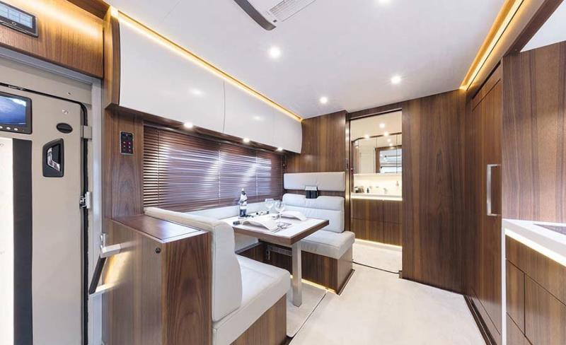 超大豪华a型奔驰房车,壕无人性的豪华suv