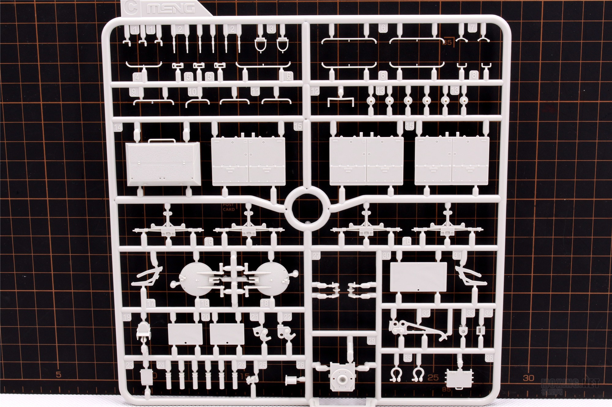 MENG,SS-018-1/35以色列“雌虎”重型装甲运输车-简介与开盒