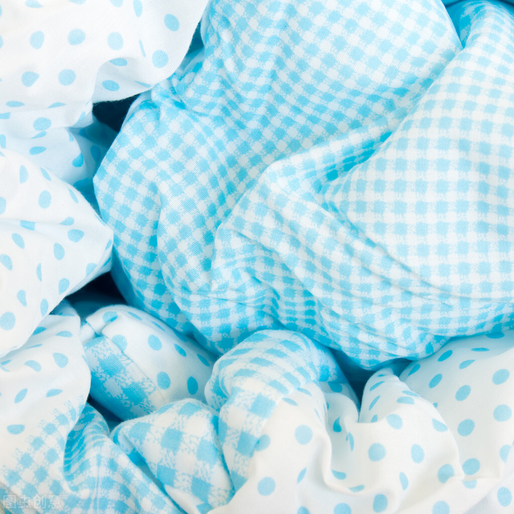 长时间不住如何预防被子发霉,被子受潮发霉能洗掉吗