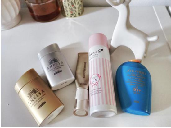 香蒲丽防晒霜和ahc防晒霜哪个油腻,防晒霜哪个牌子的防晒效果好平价