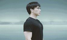 拉伸脖子会让斜方肌越来越大吗,脖子两侧肌肉变粗的方法