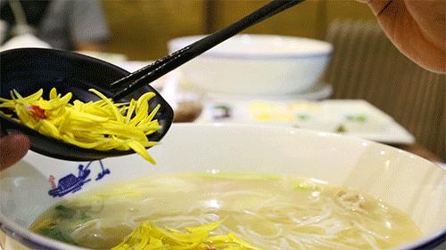 一篇文章带你了解透云南米线！强推