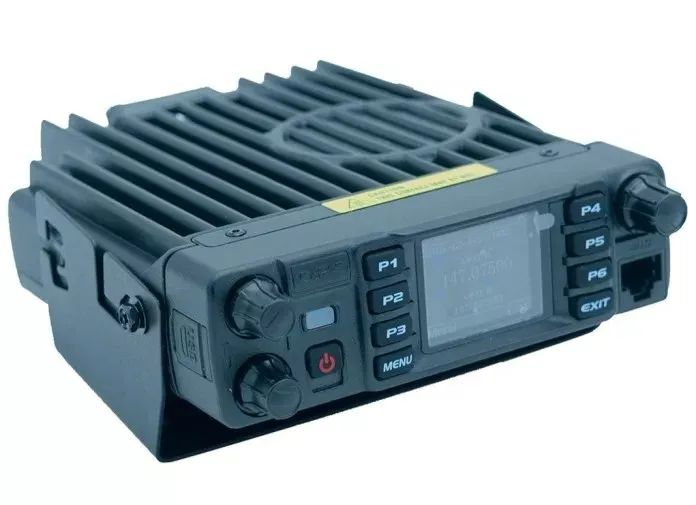 「新品情报站」带有蓝牙和GPS的数字DMRUHFVHF移动业余无线电台