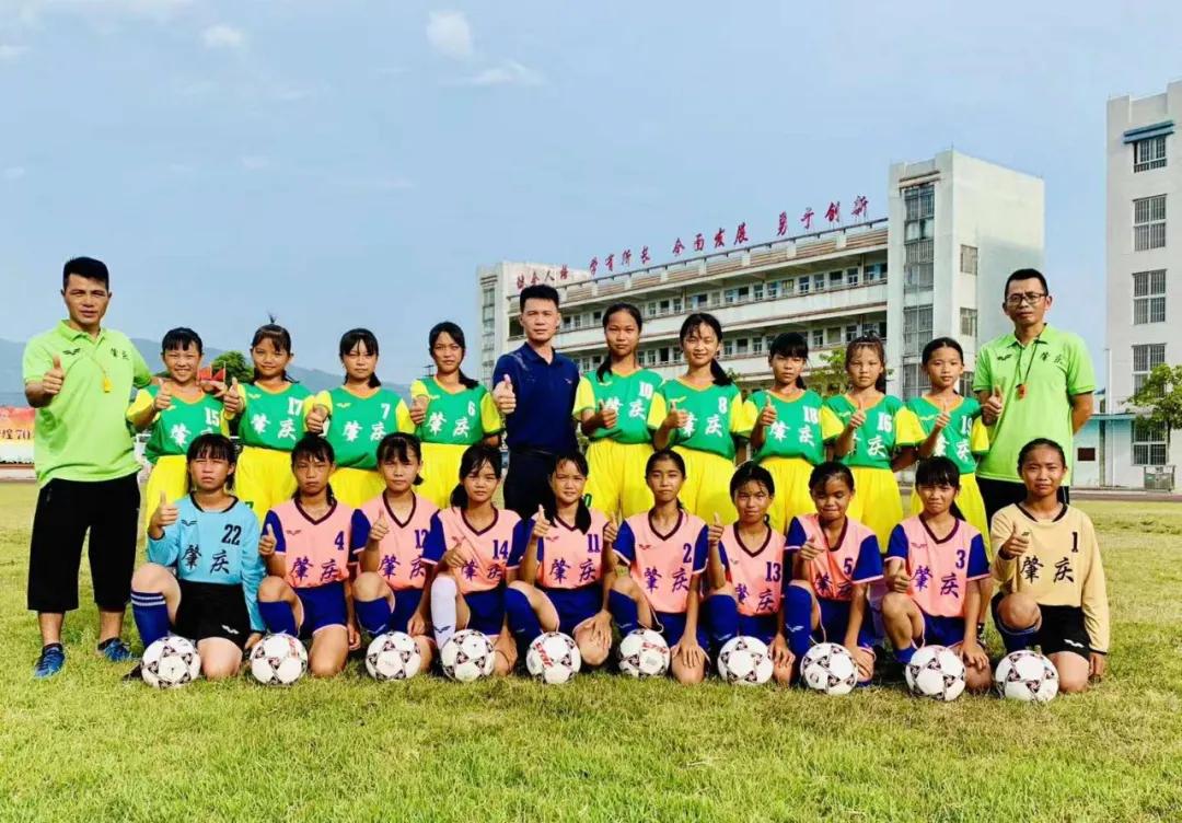 以球为媒中小学篮球交流,以球为媒