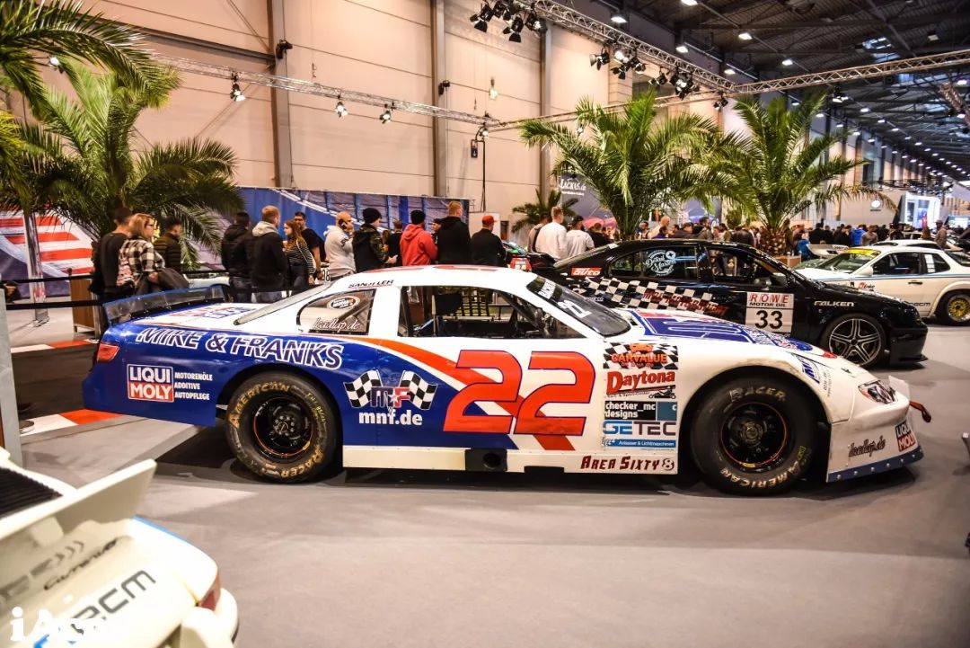 iAcroNavi——德国埃森改装车展之眼花缭乱上篇