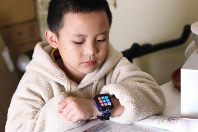 小寻AI学习手表MAXPro全场景评测：戴在手腕上的百科全书