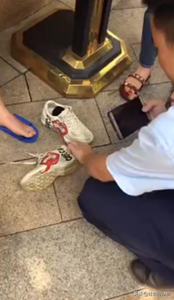 被别人的车压脚了需要赔偿多少钱,被车压脚了应该怎么赔偿