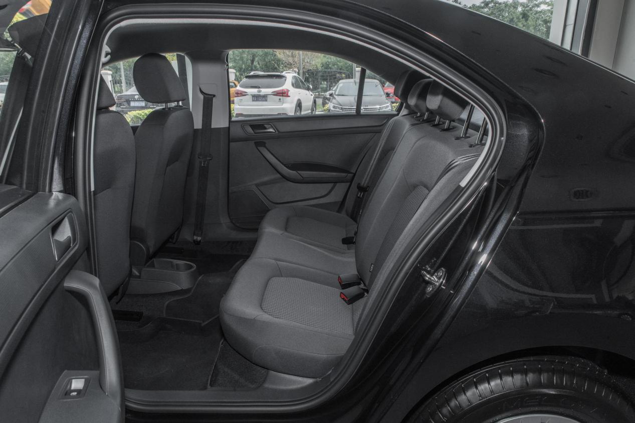 驾校的桑塔纳是哪款,桑塔纳真的皮实耐用吗