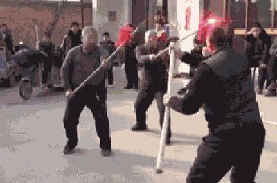 抖音老人徒手健身,抖音健身三大项入门标准