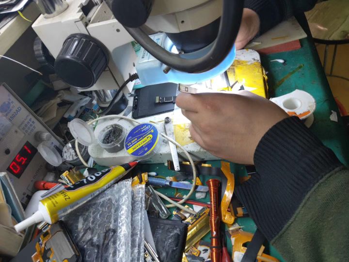 小米8屏幕指纹版无触摸维修,小米8触摸失灵怎么解决