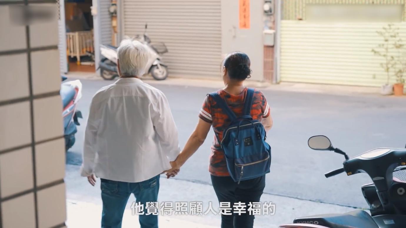 20岁小伙被重度烧伤七年后续,20岁严重烧伤毁容