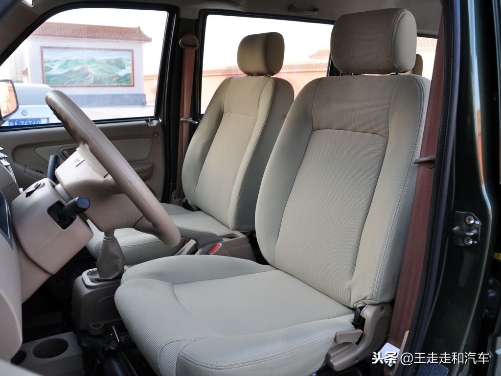 吉姆尼军绿版视频,吉姆尼军绿色小越野车