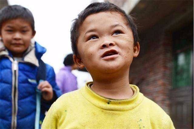 网红小马云被解雇,小马云被公司抛弃后回乡生活